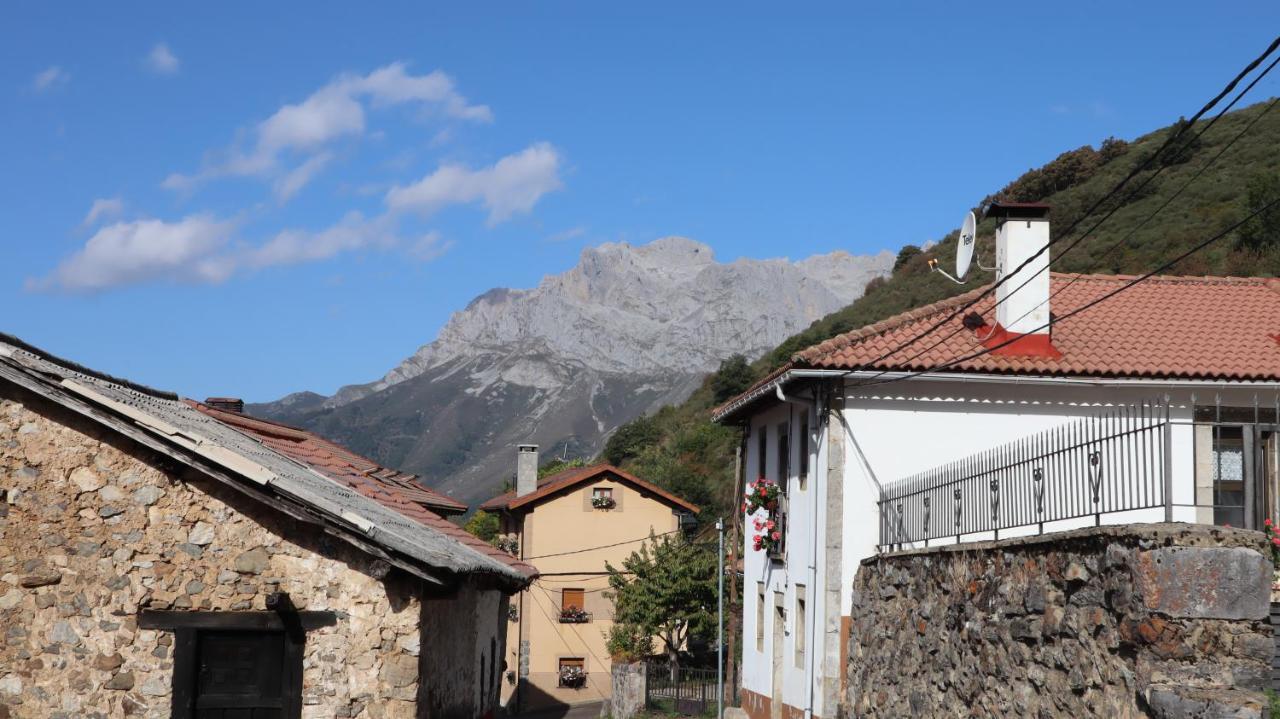 Casa Rural Cares Santa Maria de Valdeon Bagian luar foto
